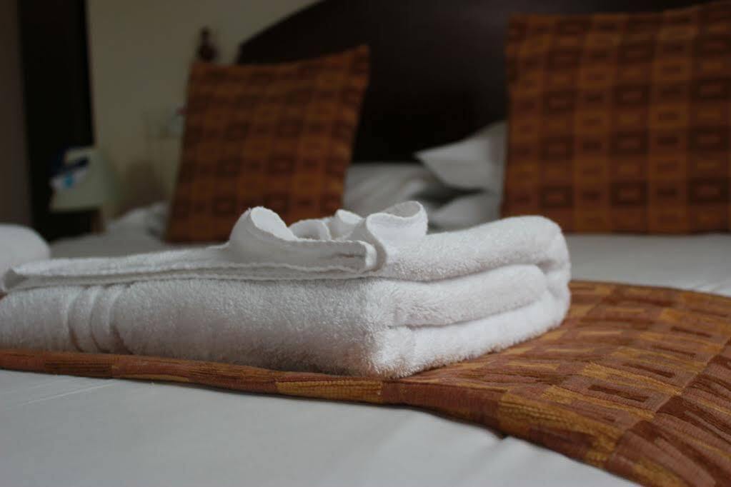 George Hotel, Burslem, 2*