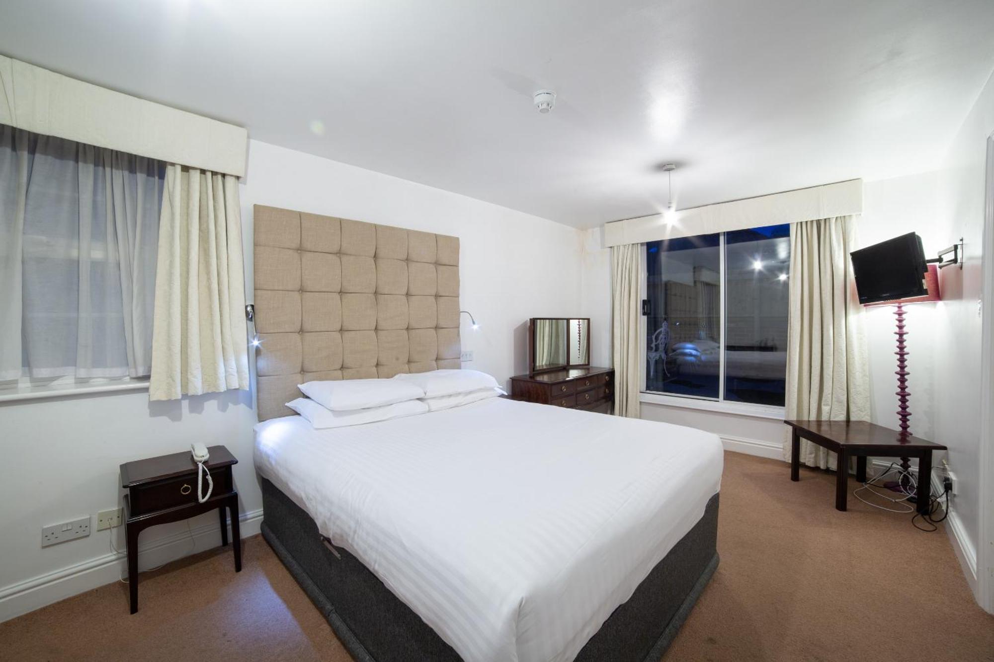 George Hotel, Burslem, 2* Stoke-on-Trent