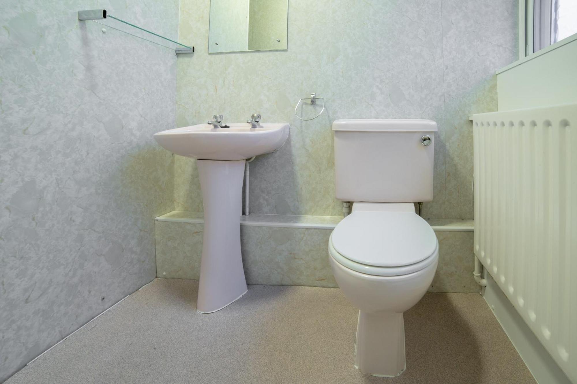 George Hotel, Burslem, 2*